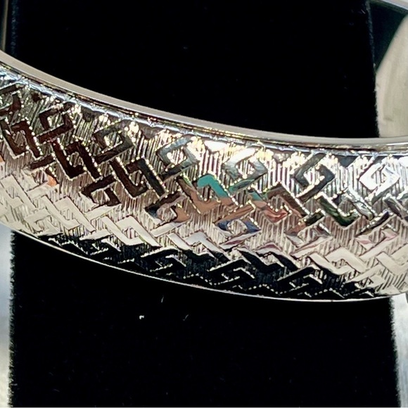 Silver Tone Hinged Bangle Bracelet Safety Chain VTG EUC - Picture 2 of 9